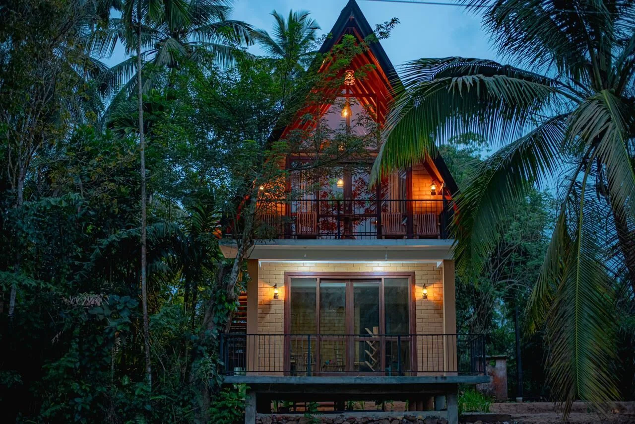 Luxury Hotel in Sinharaja - Expansive Family Pavilion Unit
